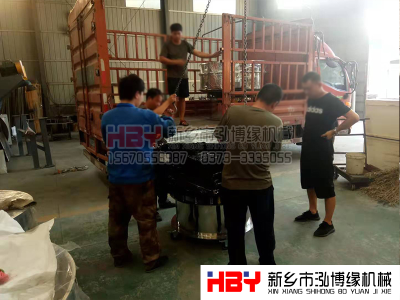 河南周口 HBY-1500型316不銹鋼 電動篩粉機已經發貨  請注意查收